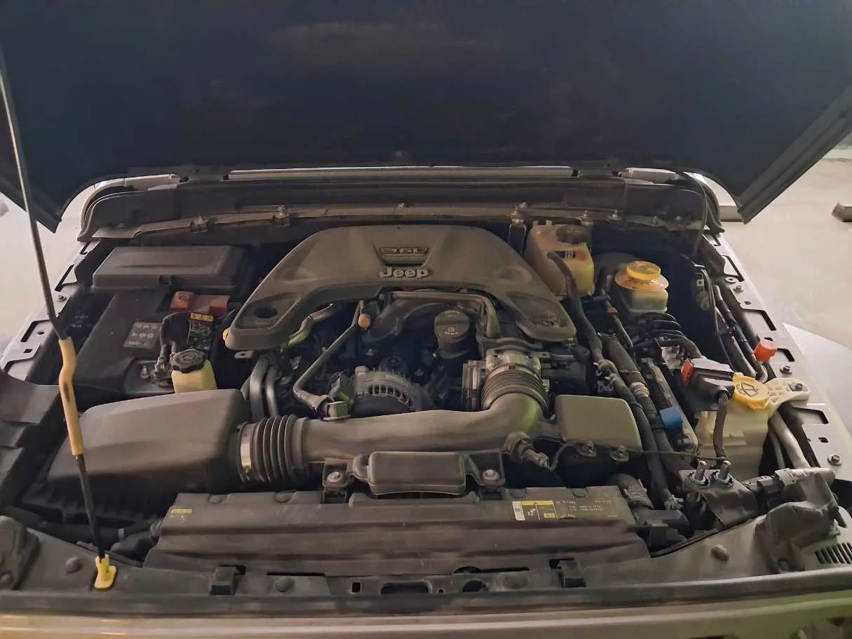 Car image 21