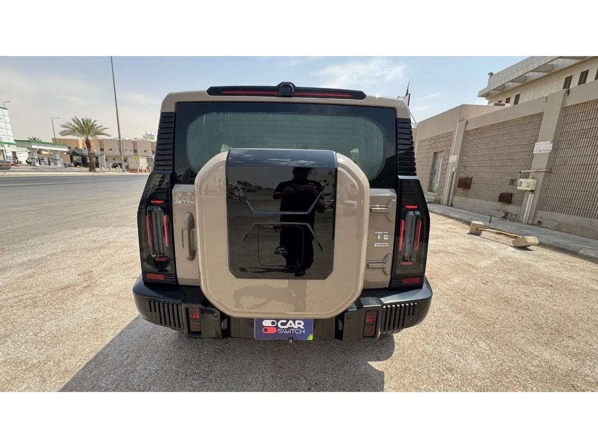Car image 6