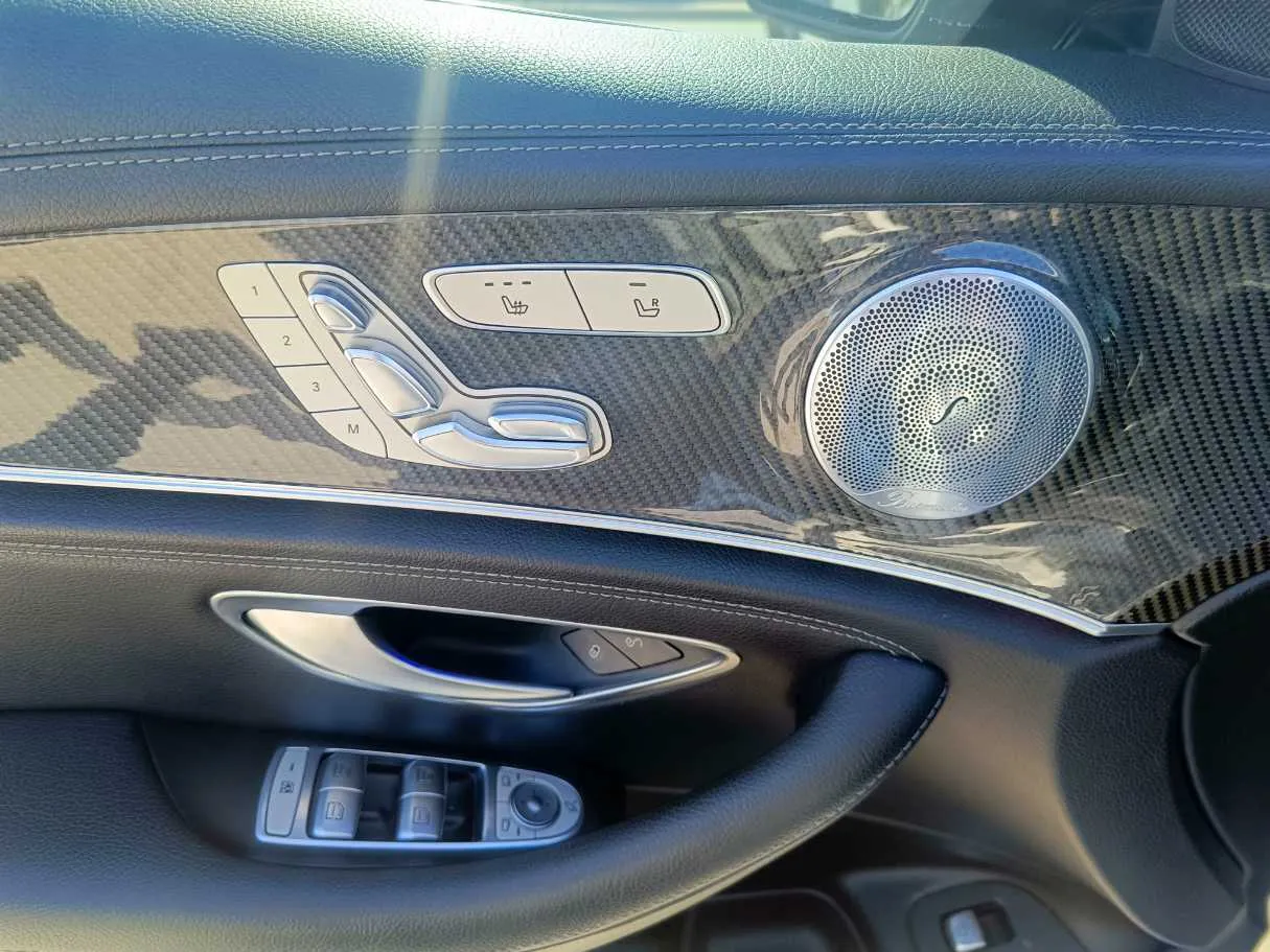 Car image 38