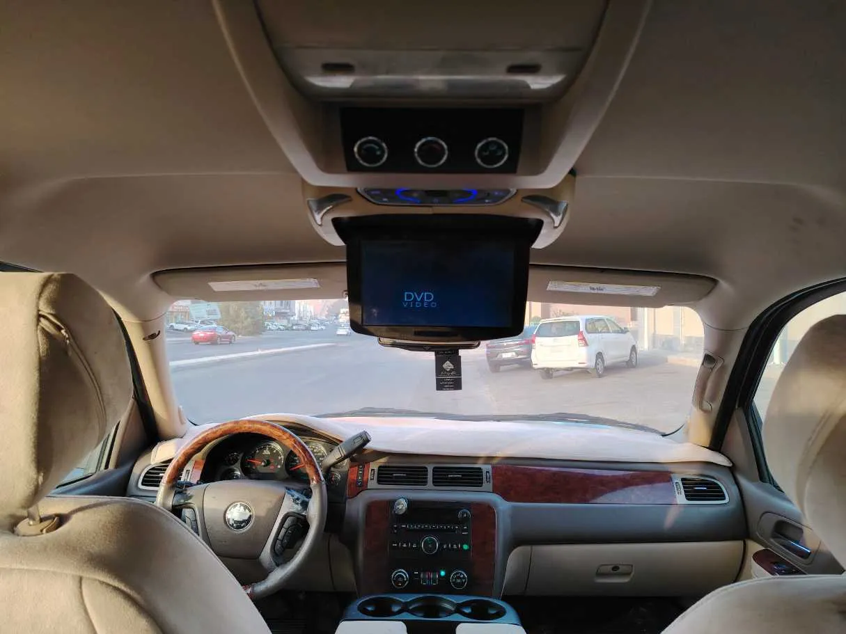 Car image 18