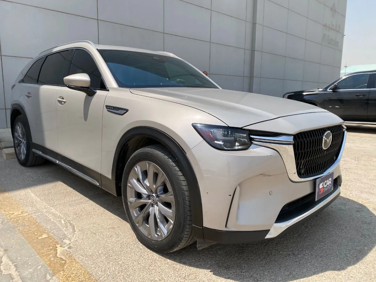 Car image 3