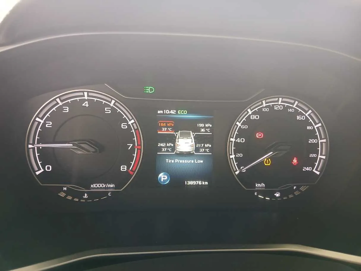 Car image 9