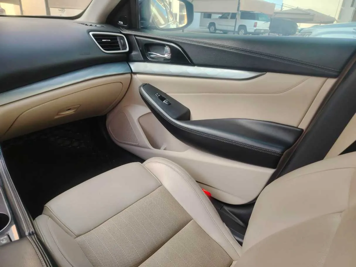 Car image 33