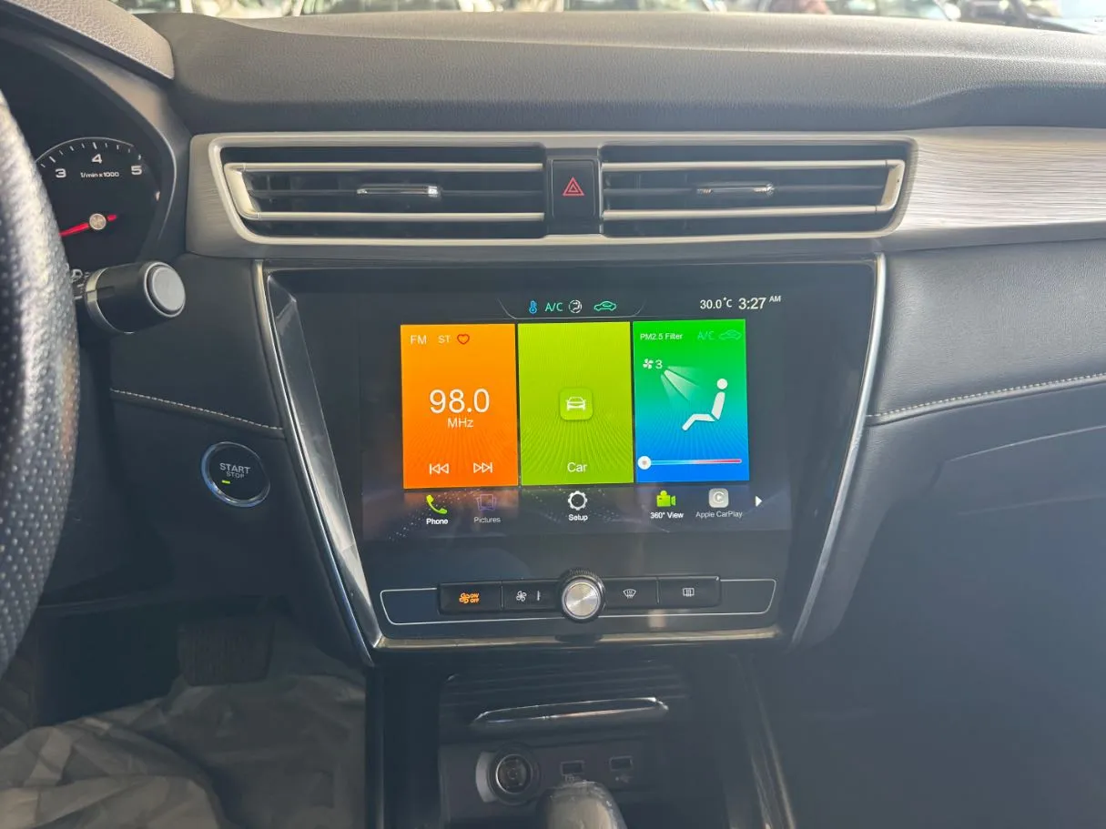 Car image 12