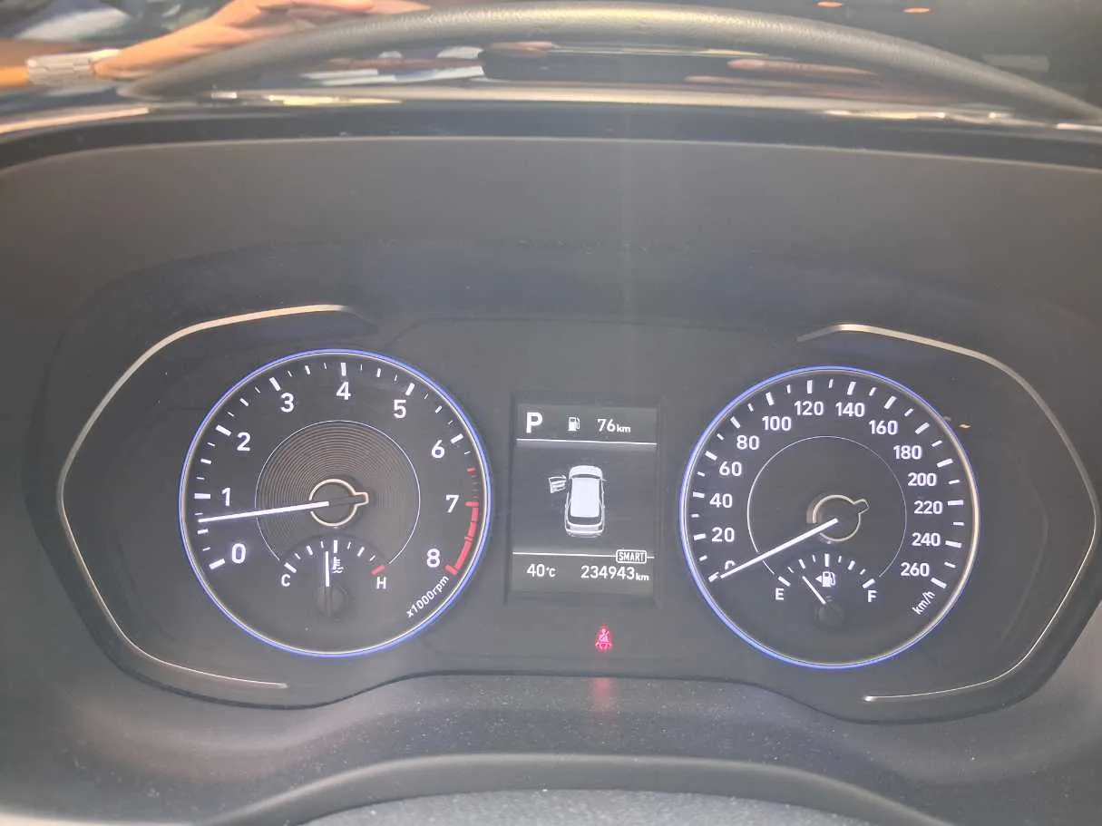 Car image 20