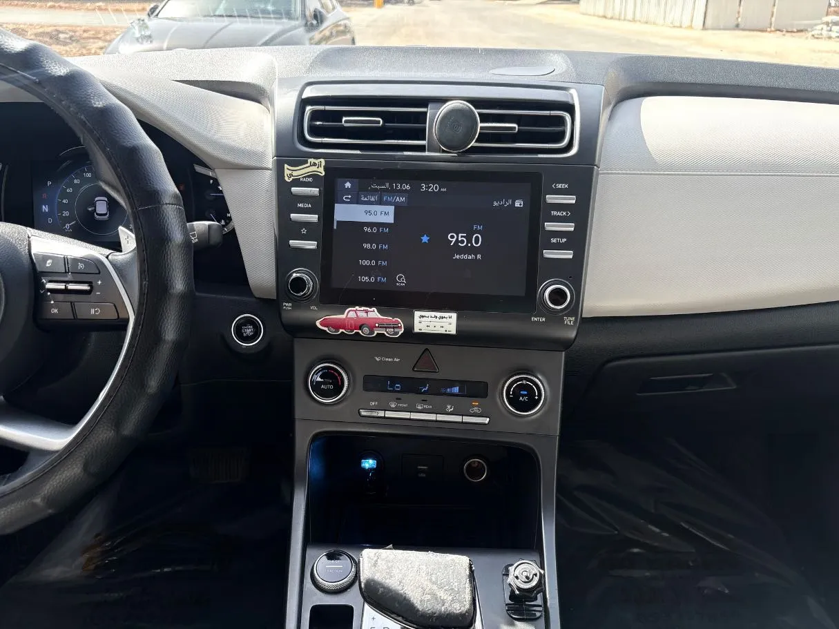Car image 20