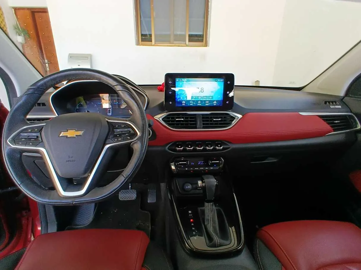 Car image 15