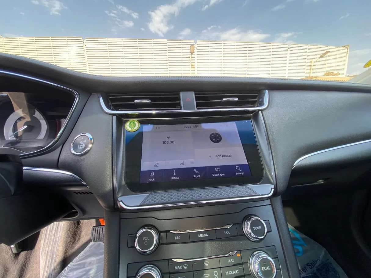 Car image 17