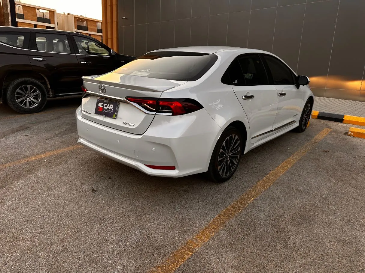 Car image 5