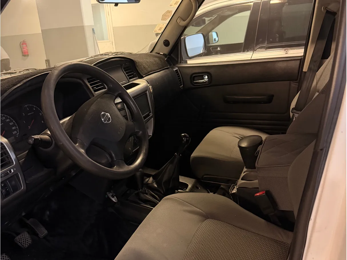 Car image 7