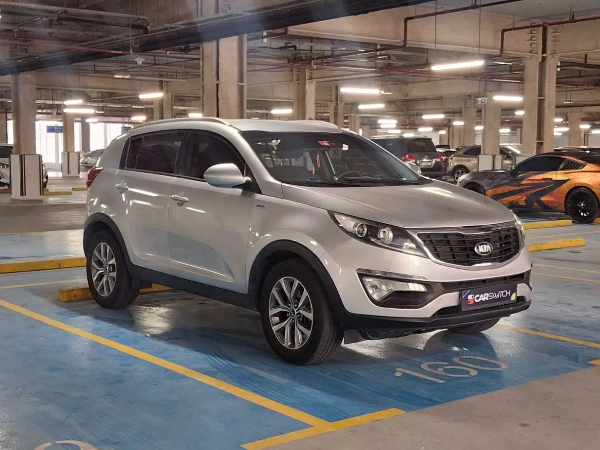 Car image 3
