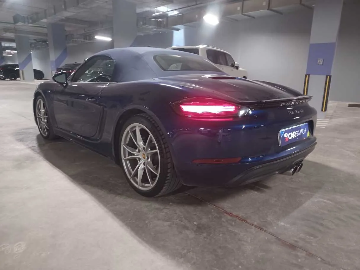 Car image 7