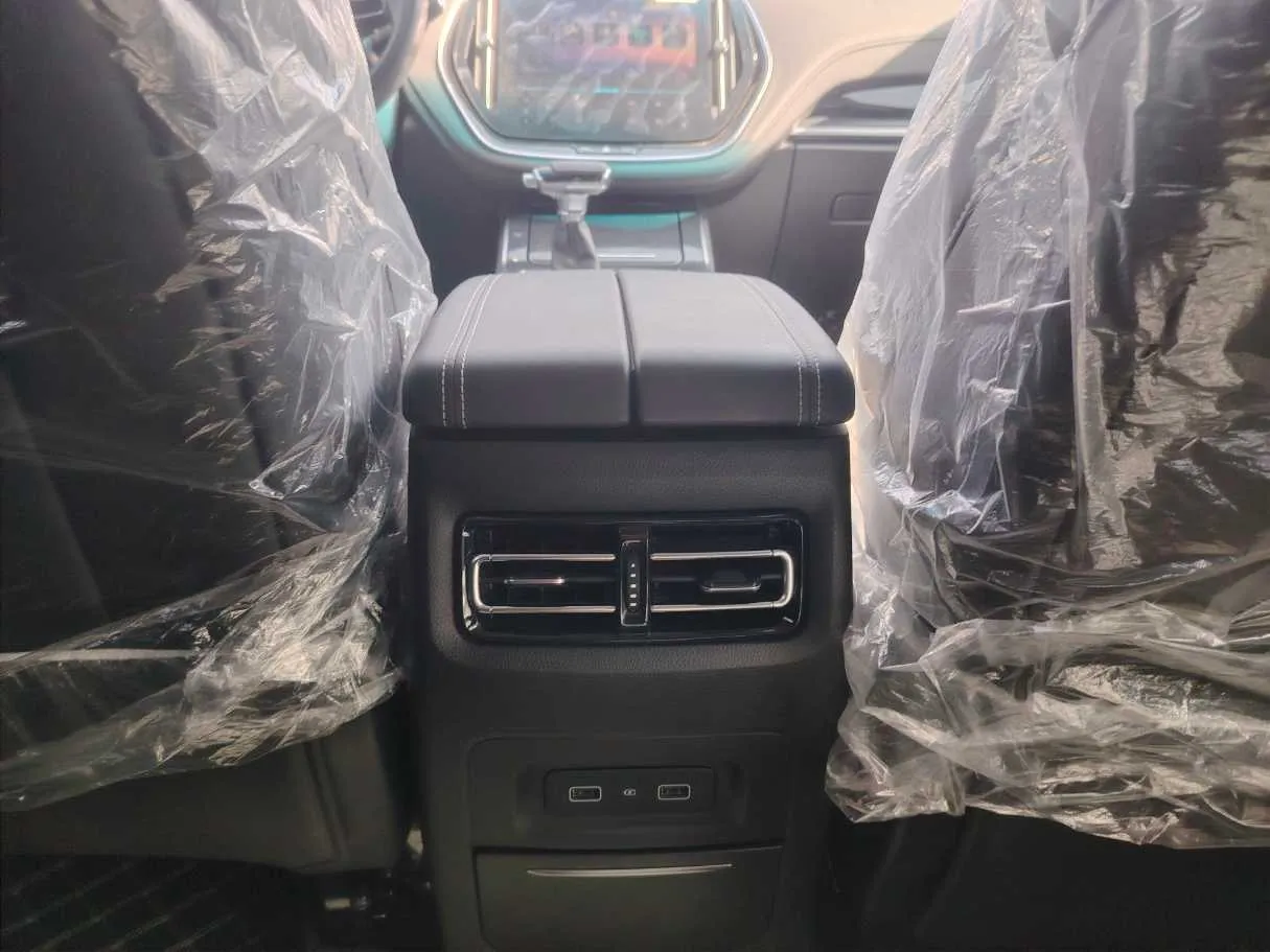 Car image 27