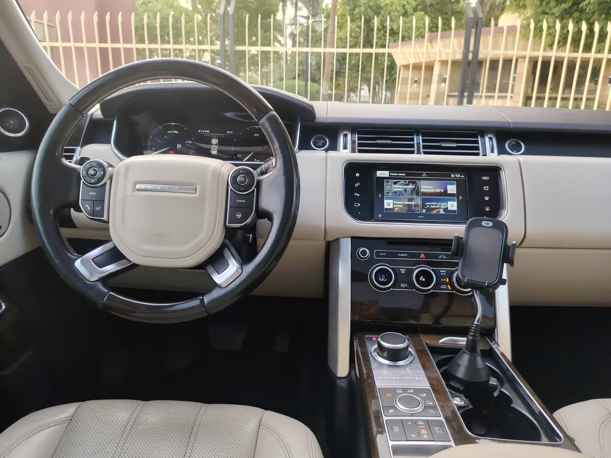 Car image 24
