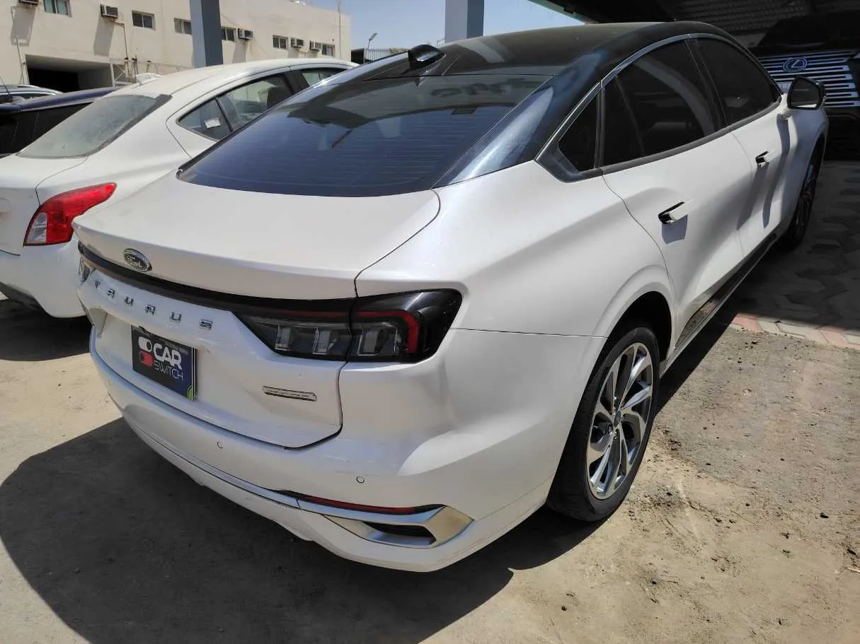 Car image 5