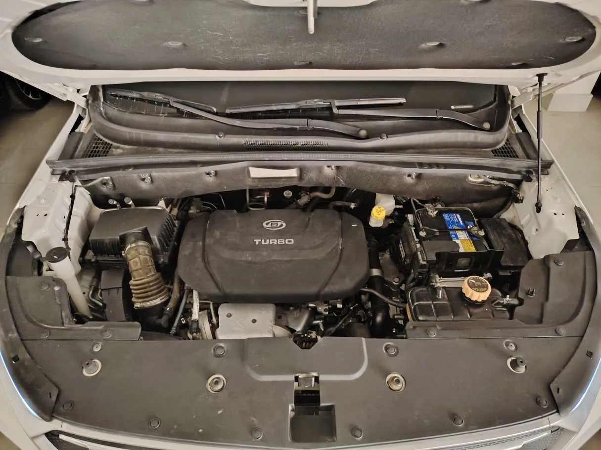 Car image 36