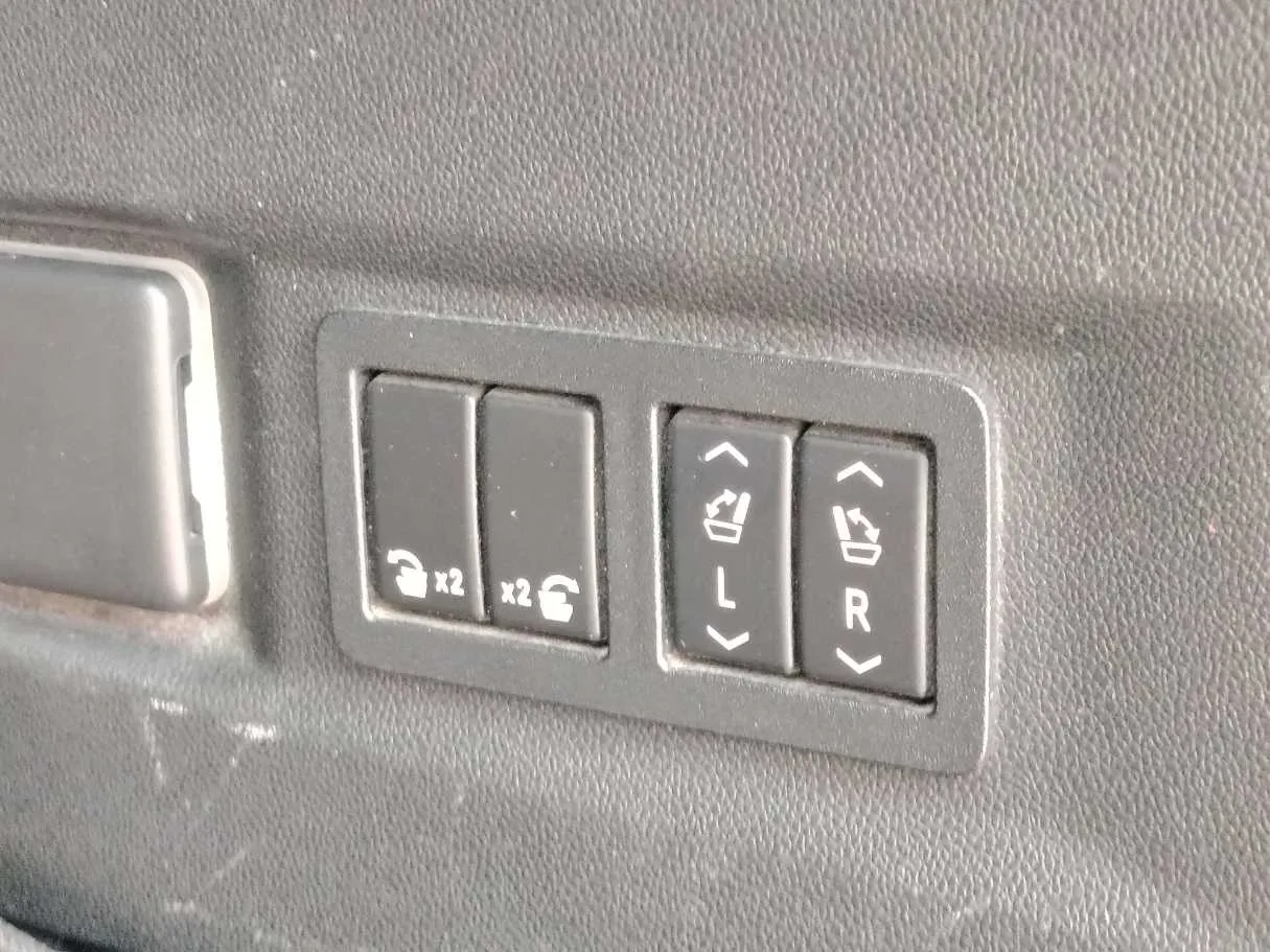 Car image 41