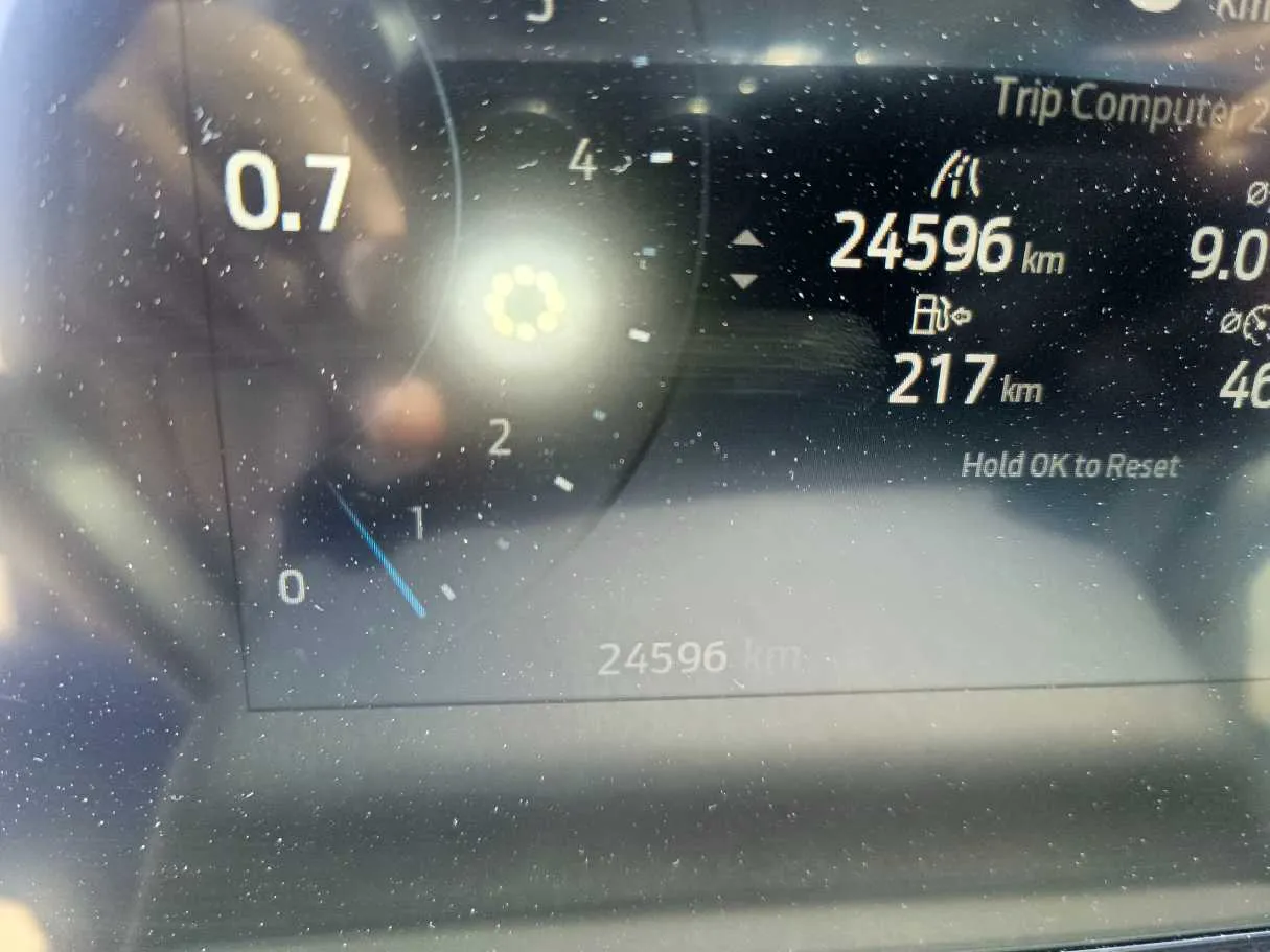 Car image 24