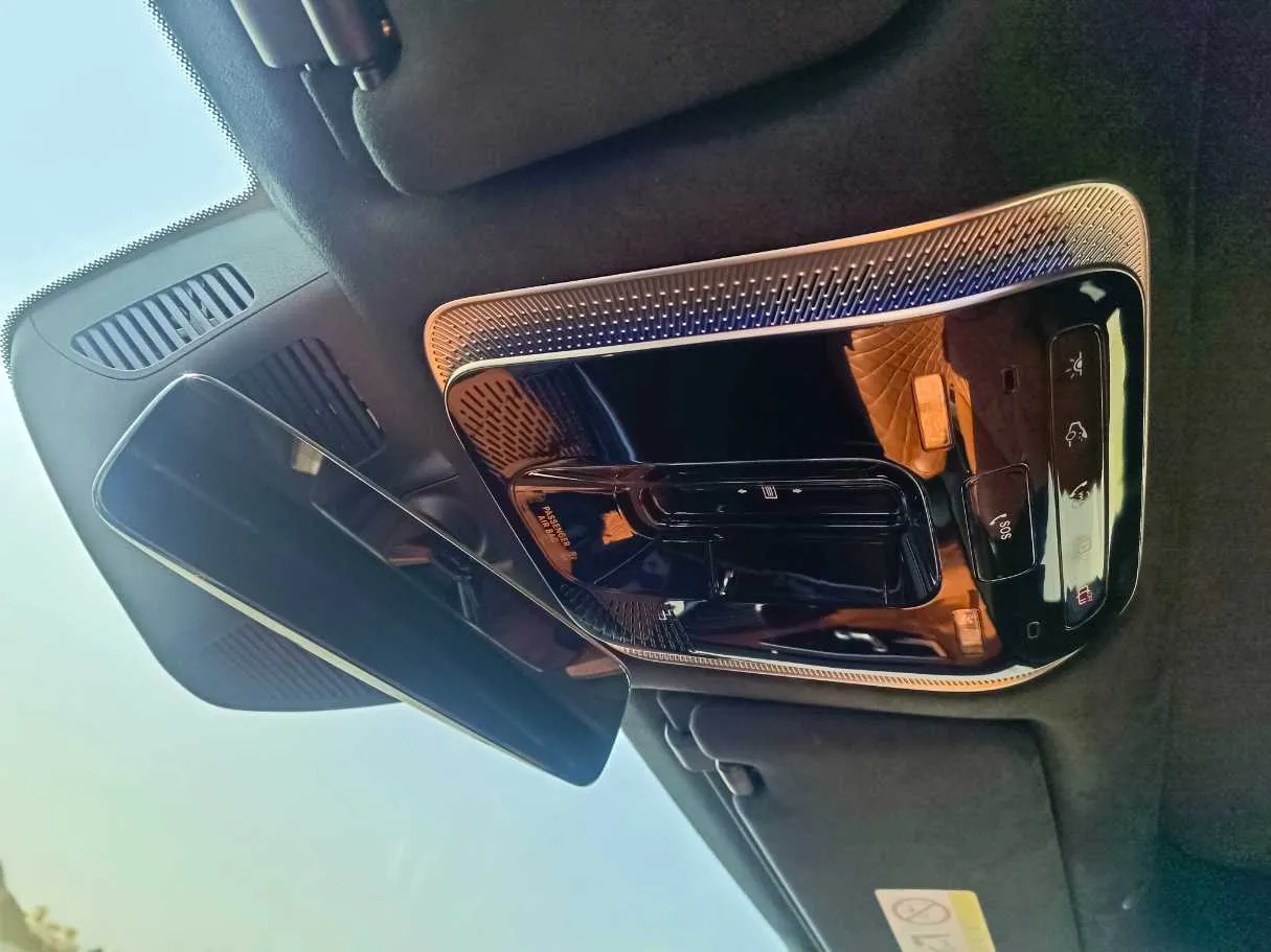 Car image 33
