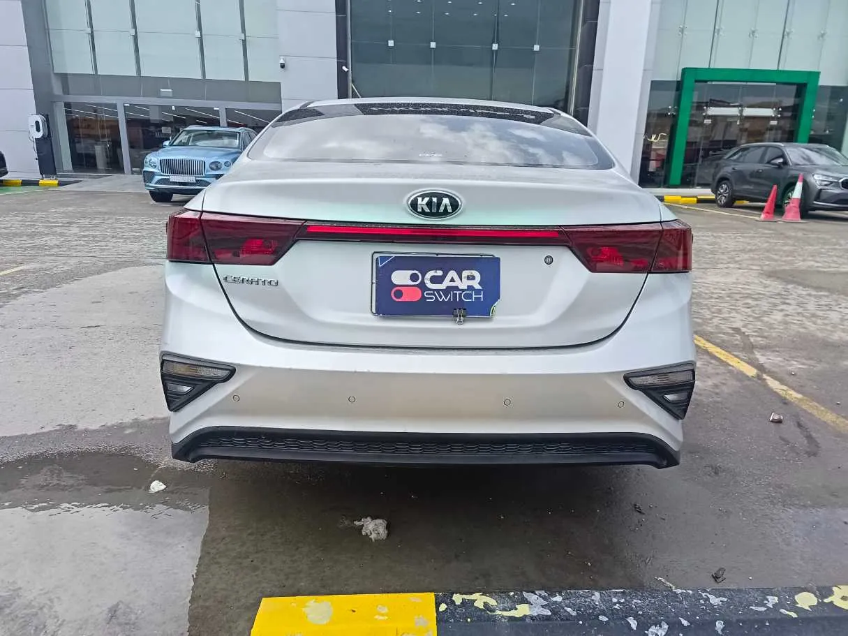 Car image 6