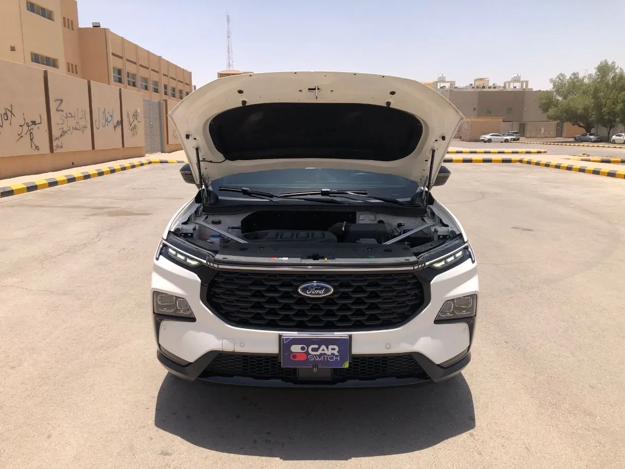Car image 25