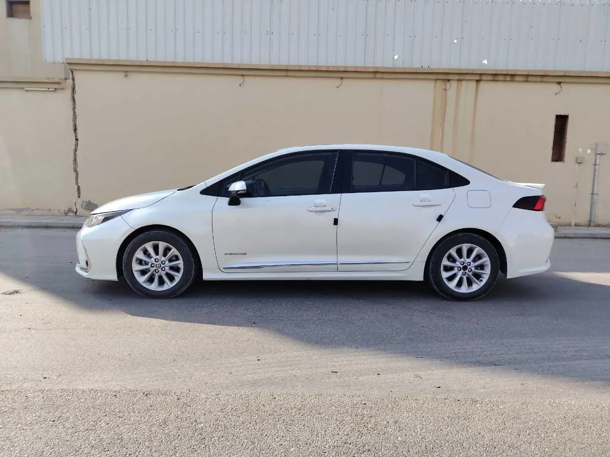Car image 8