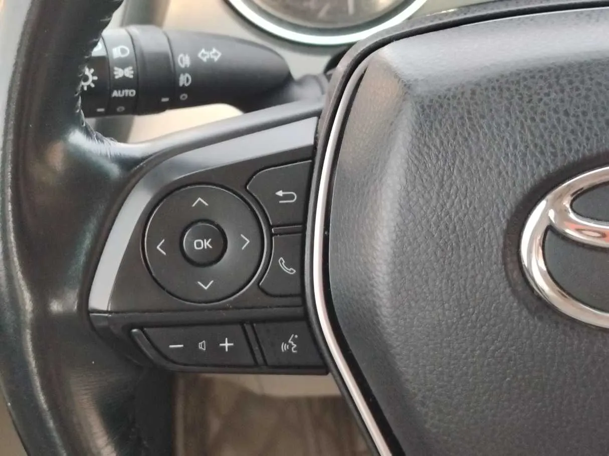 Car image 28