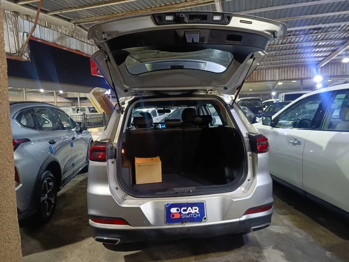 Car image 22