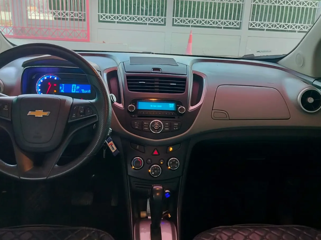 Car image 7