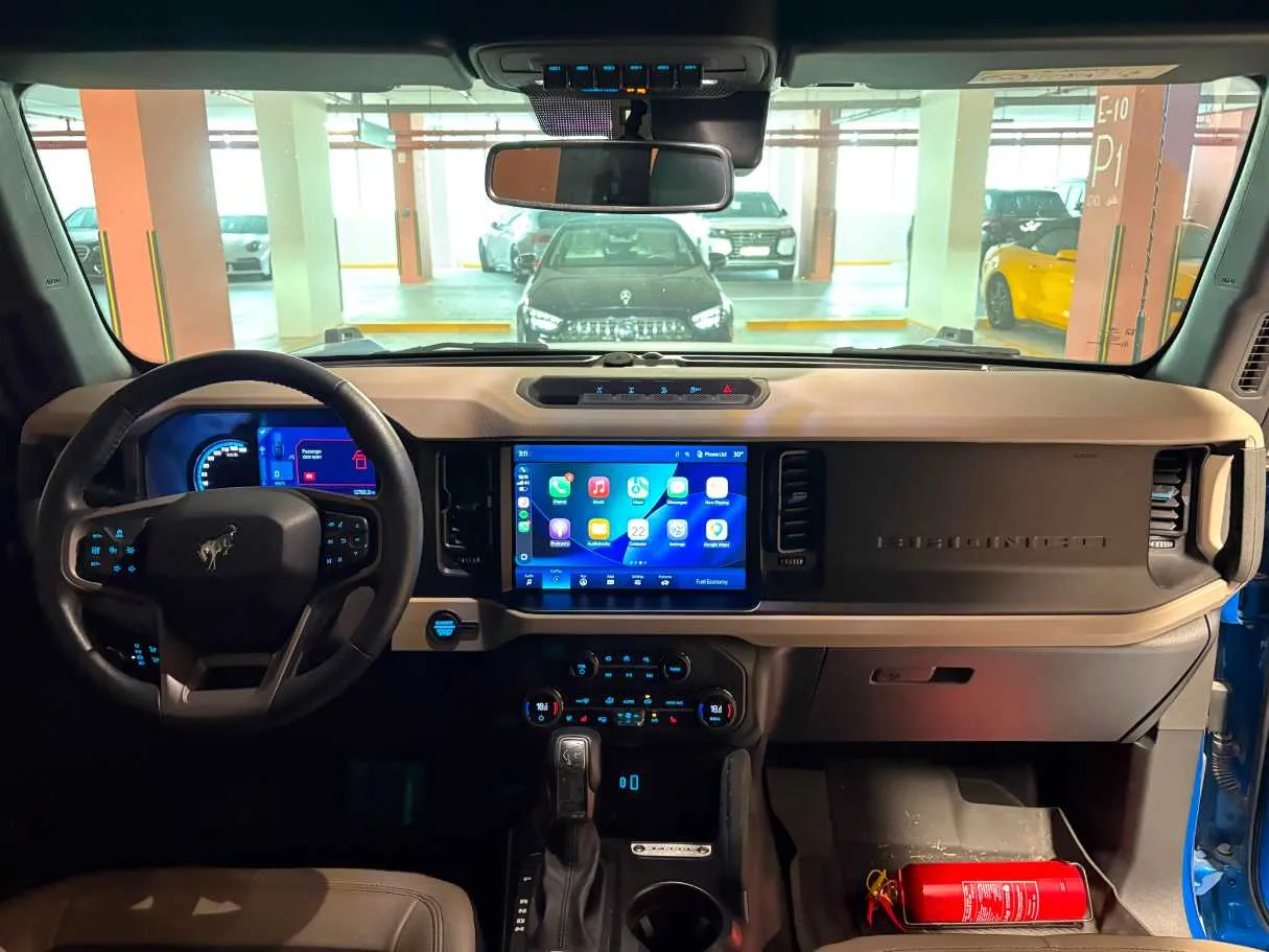 Car image 15