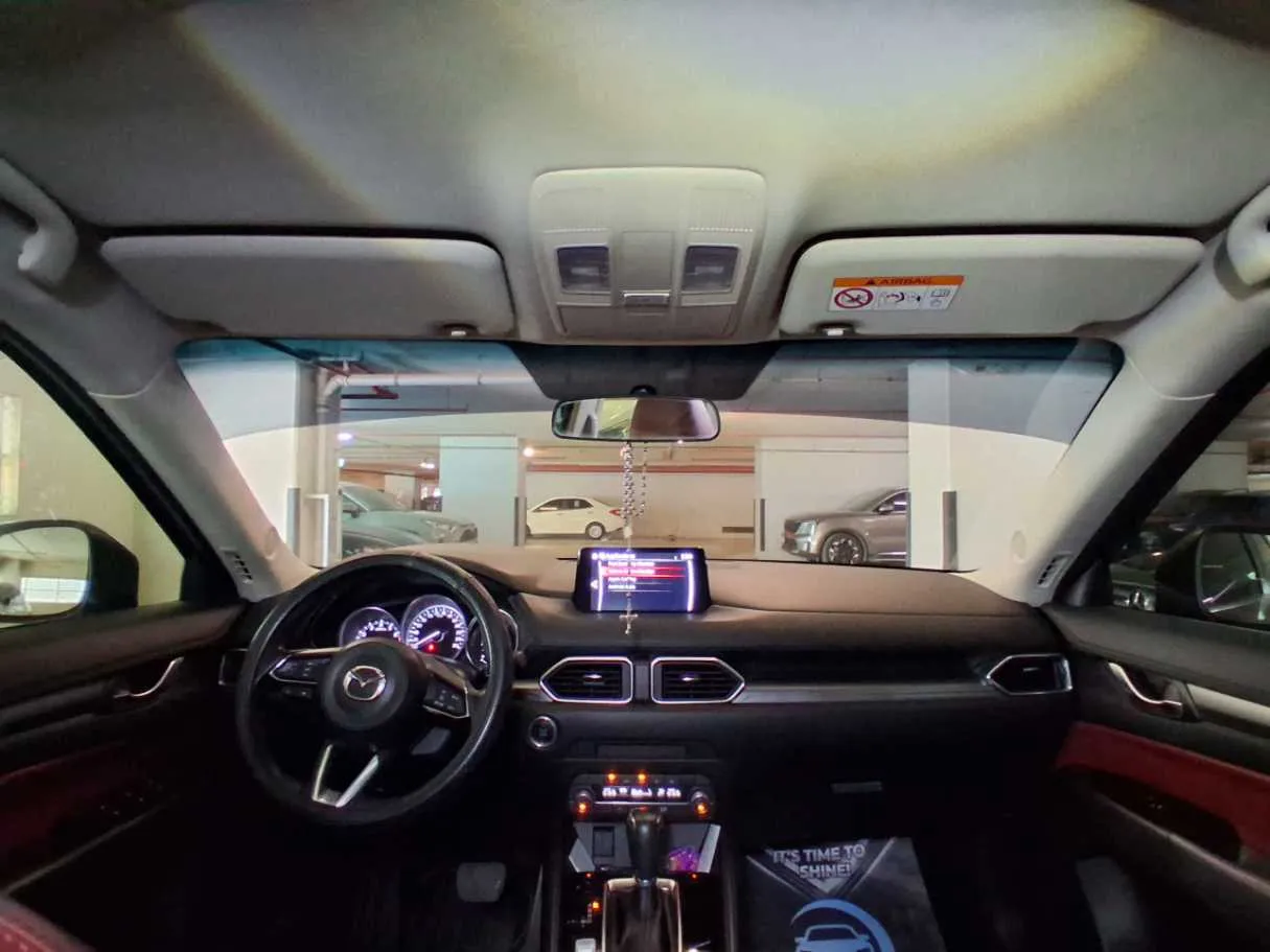 Car image 17