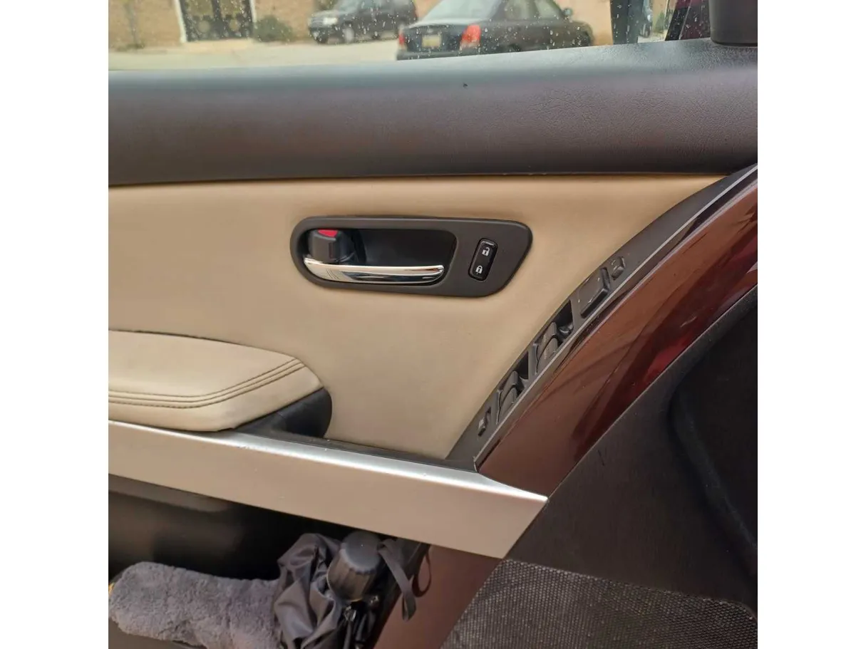 Car image 28