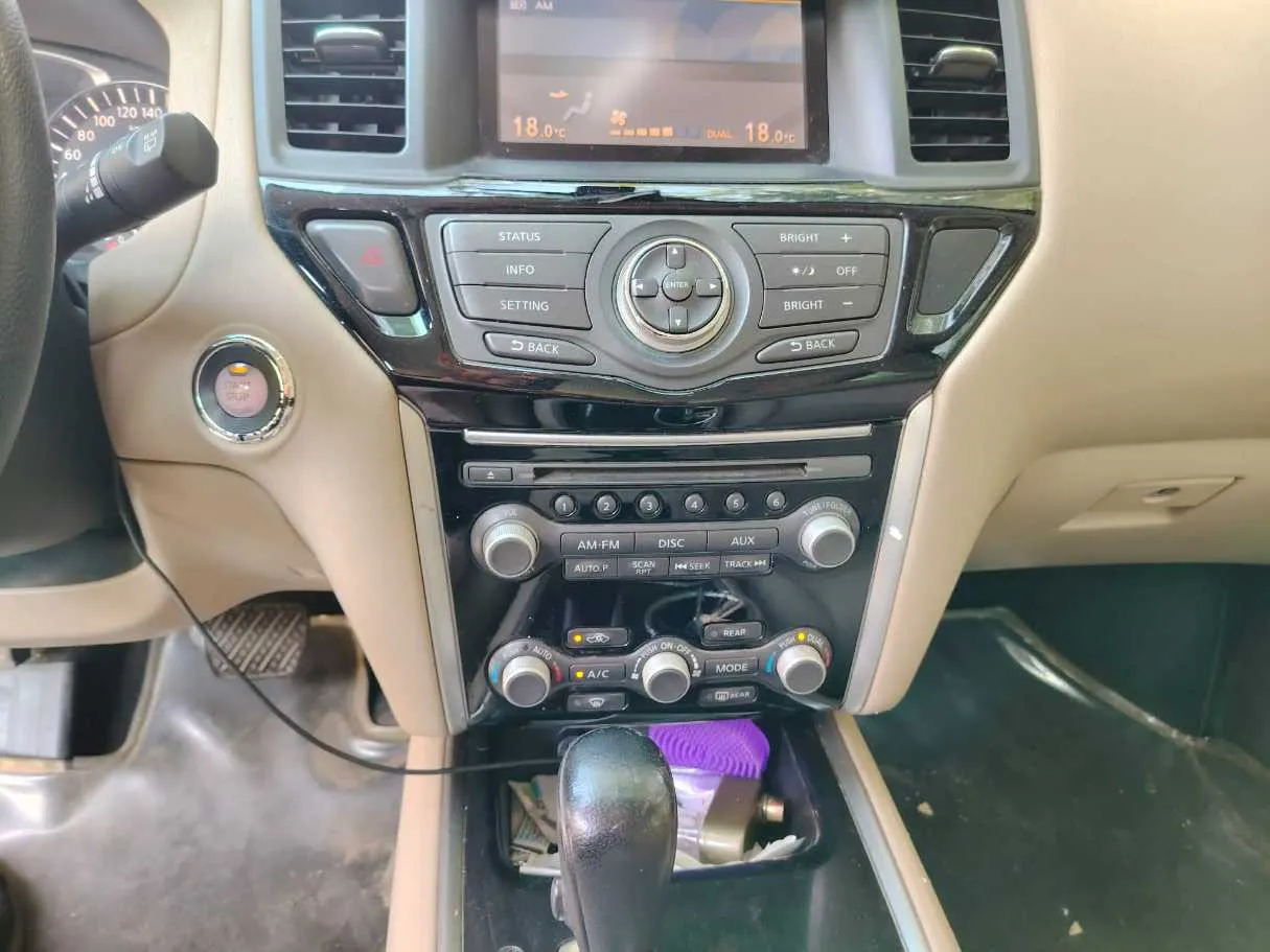 Car image 24