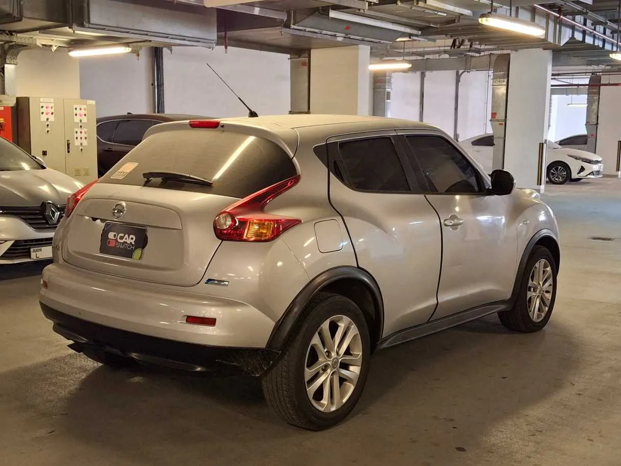 Car image 7