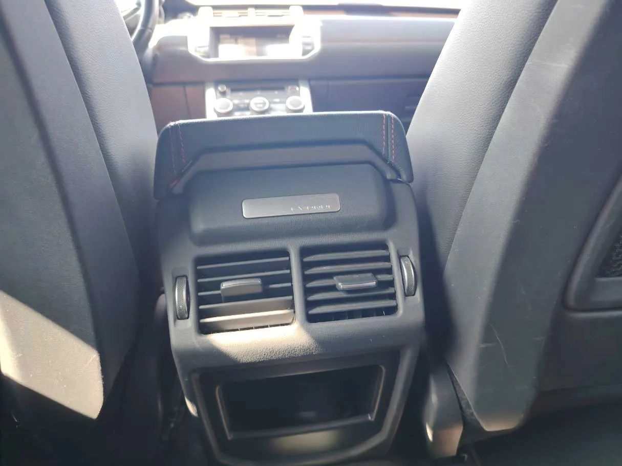 Car image 26