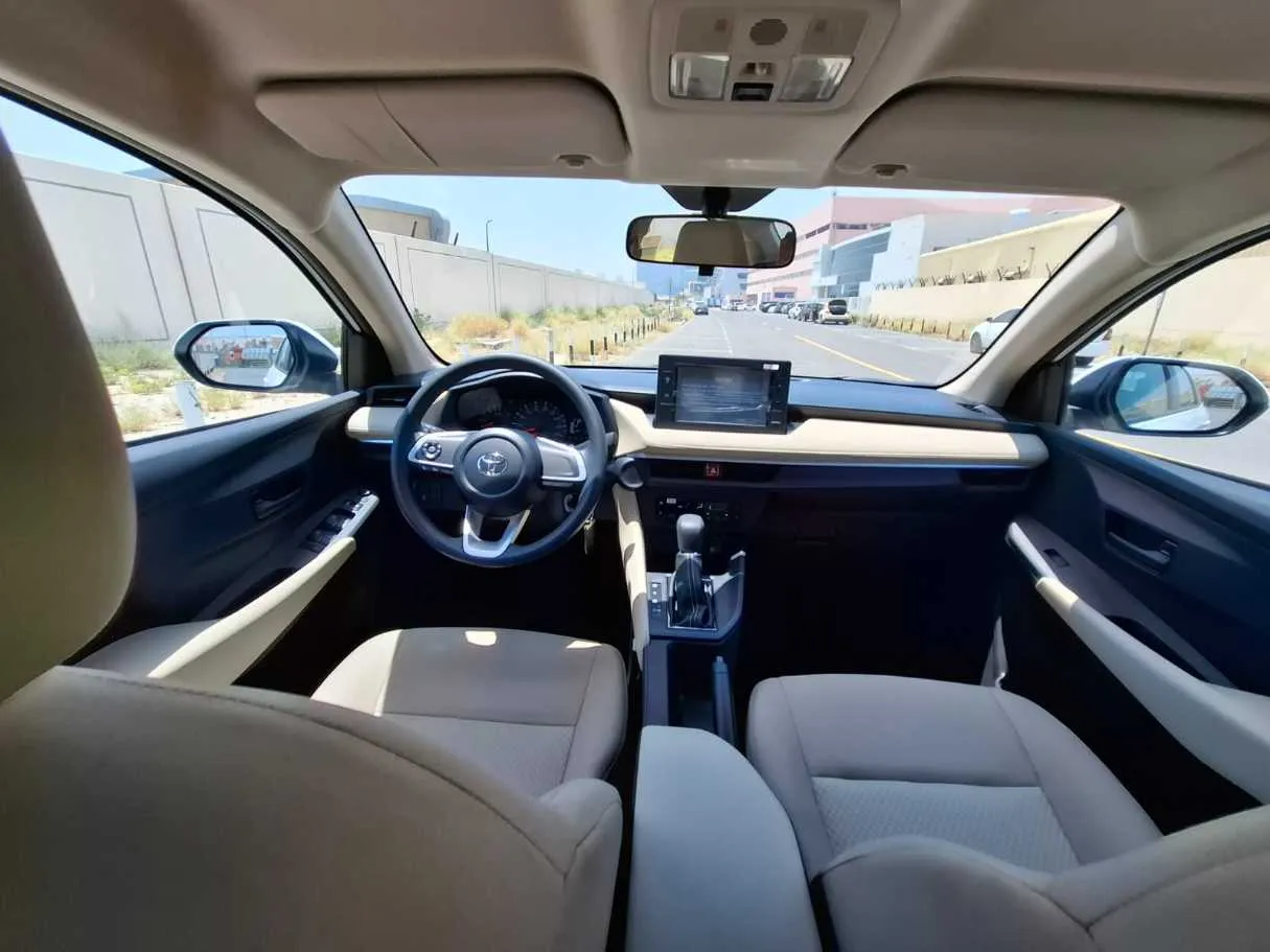 Car image 13