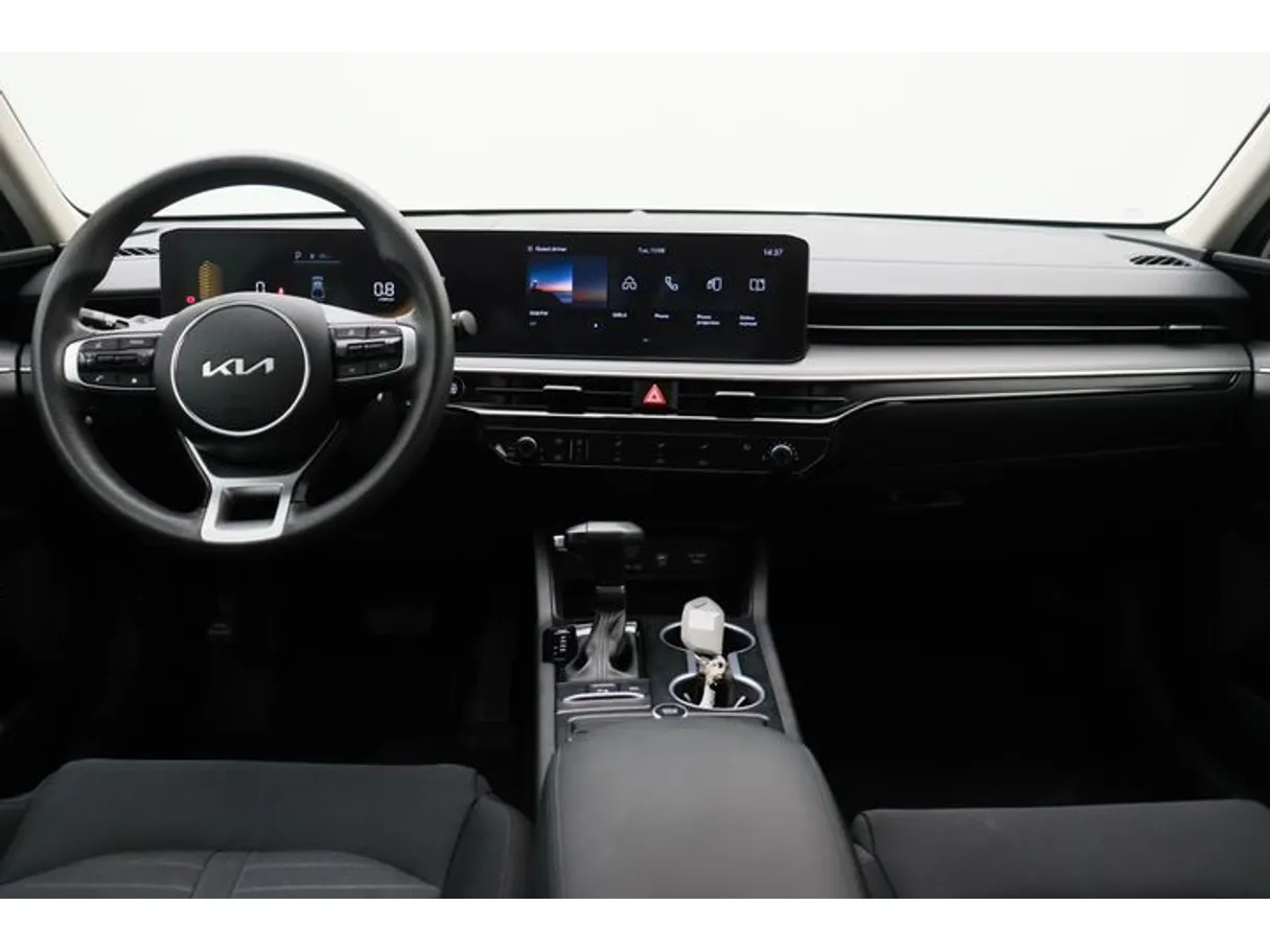 Car image 14