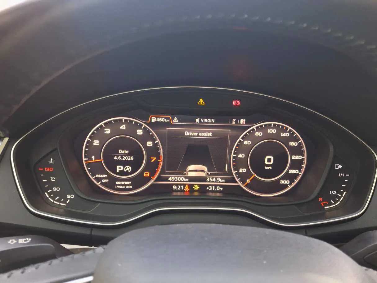 Car image 18