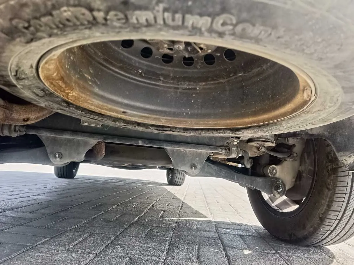 Car image 36