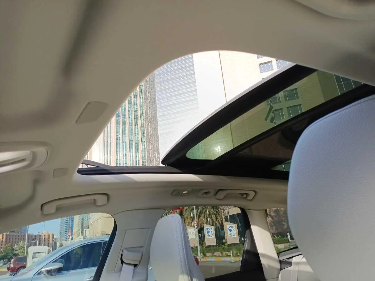 Car image 26