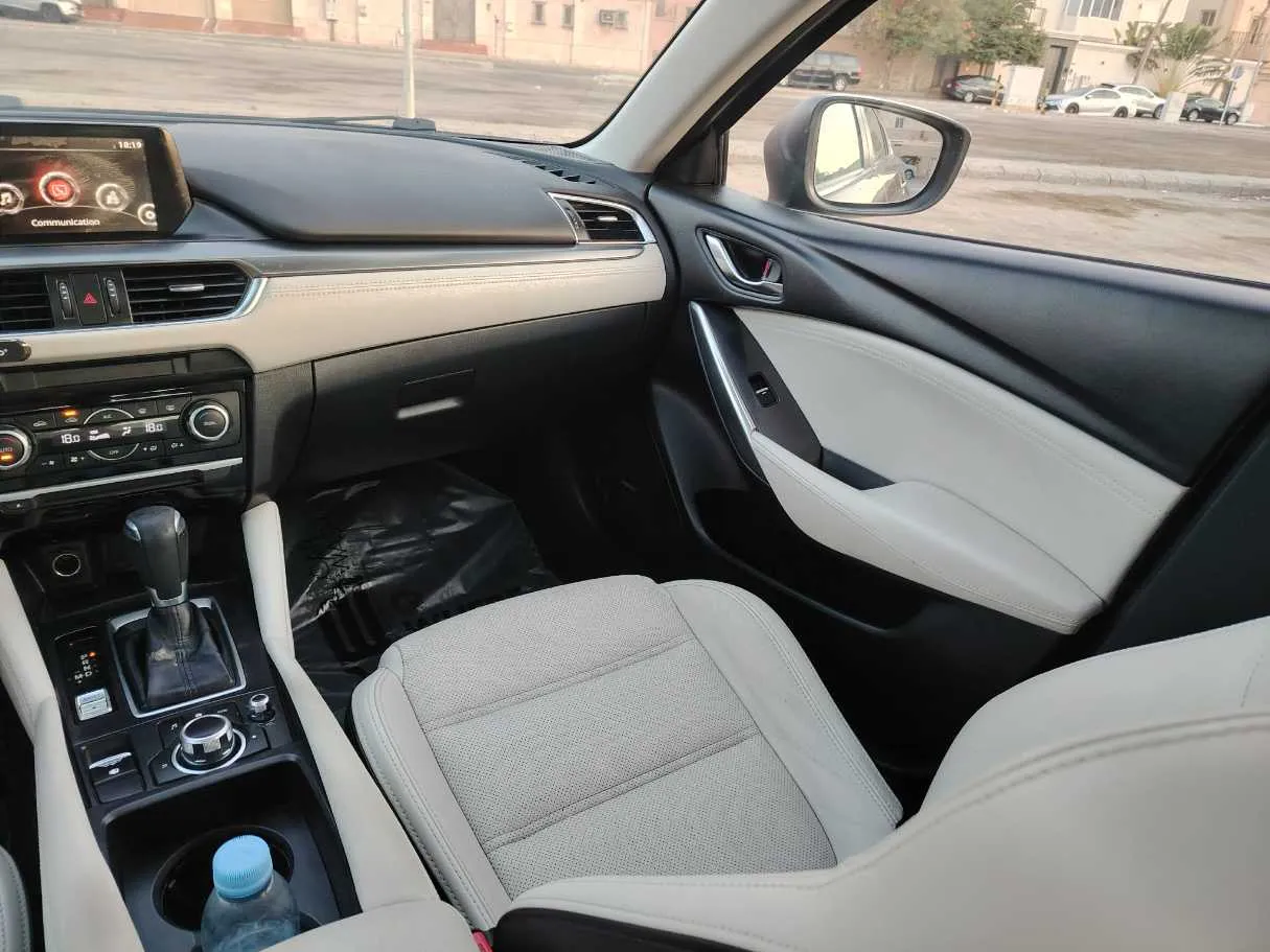 Car image 35