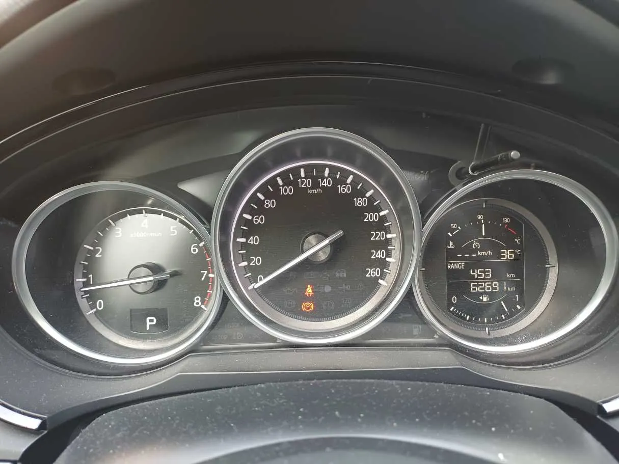 Car image 18