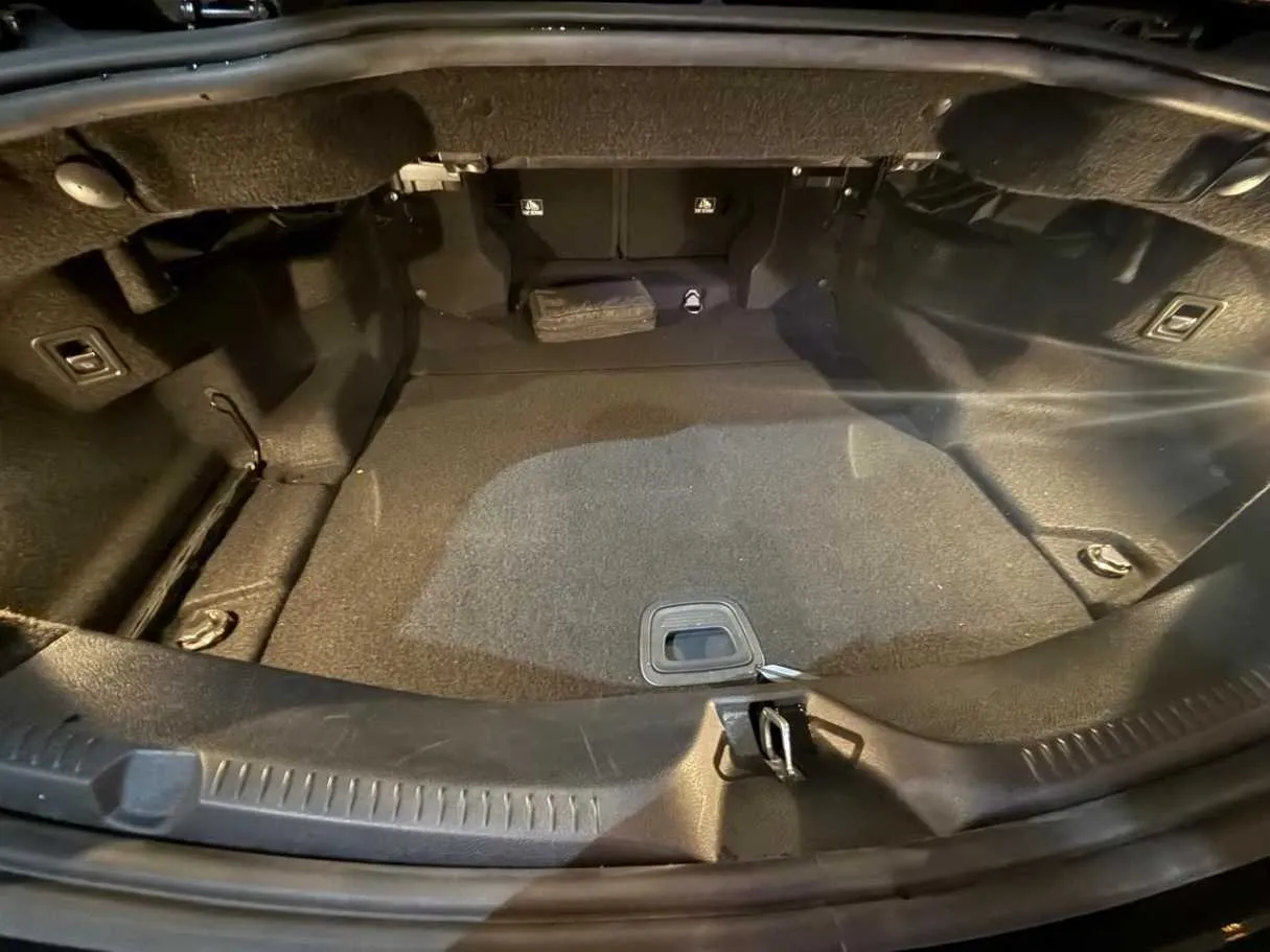 Car image 39