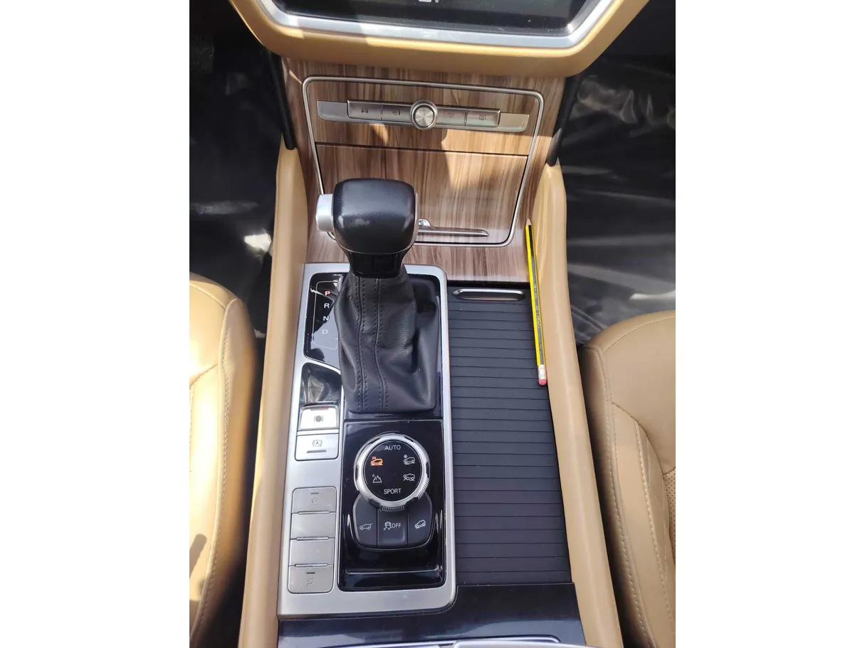 Car image 21