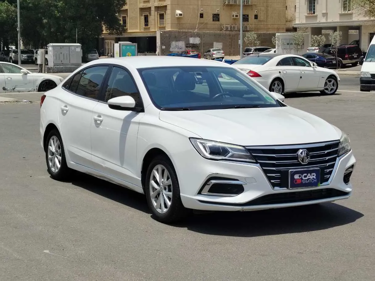 Car image 3