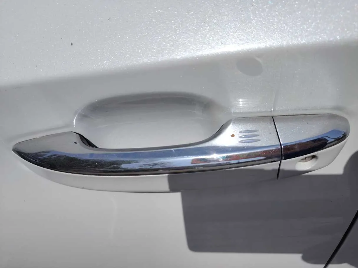 Car image 27