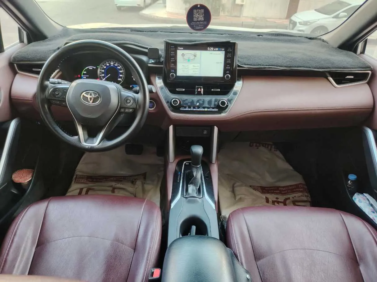 Car image 18