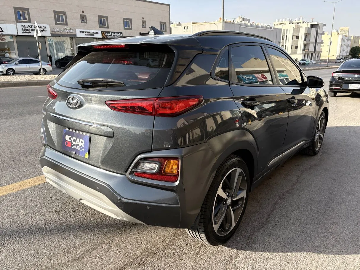 Car image 5