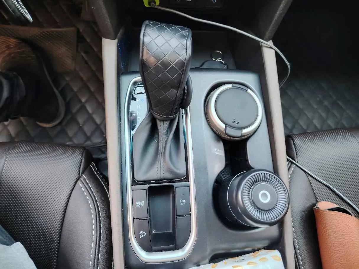 Car image 27