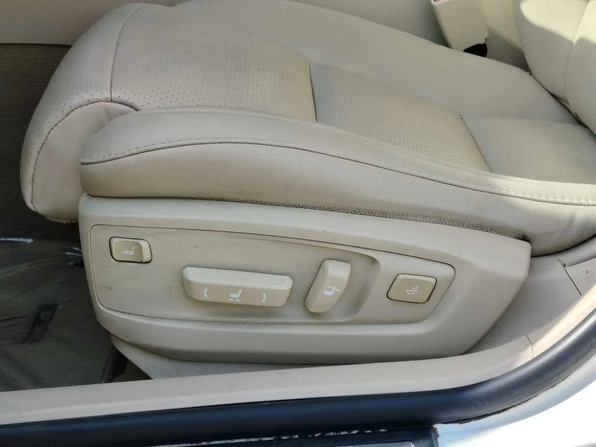 Car image 34